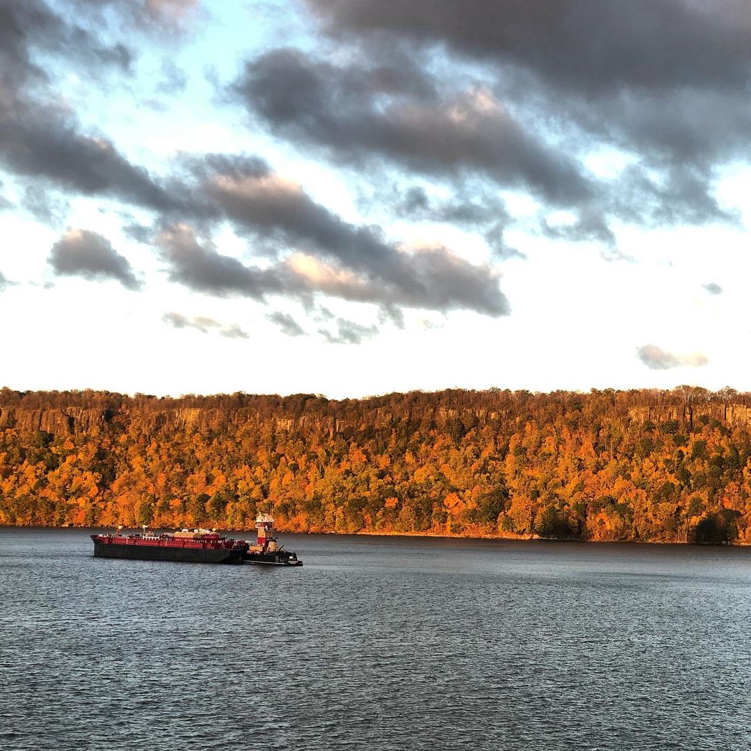 Good morning Fall on the Hudson River